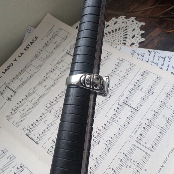 Bold Silver Ring with Gemstone and Textured Band - Picture 6 of 9